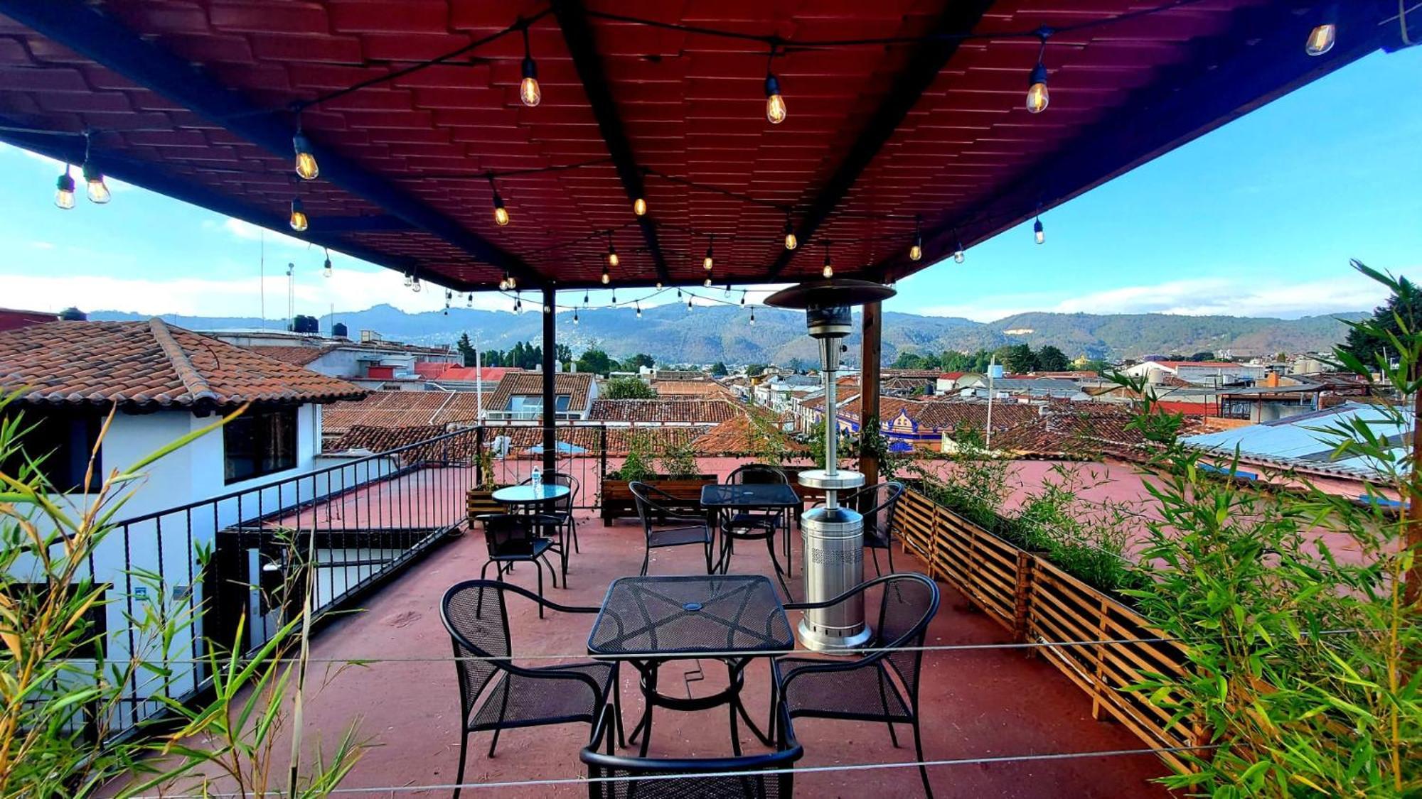 Ganesha Hotel ซานกริสโตบัล เด ลาสกาซาส ภายนอก รูปภาพ